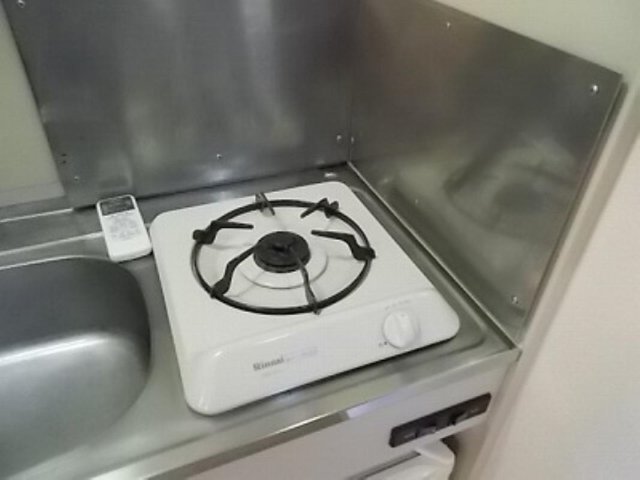 キッチン　コンパクトなキッチンで掃除もラクラク