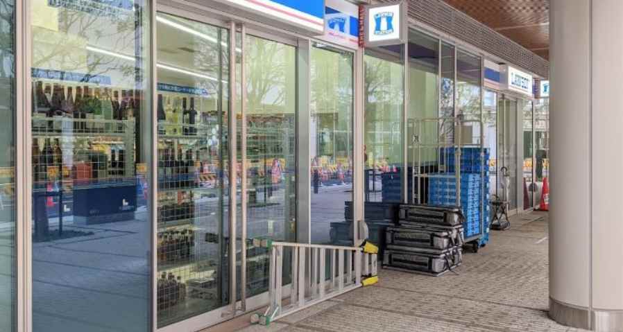 コンビニ　ローソン（コンビニ）まで269m