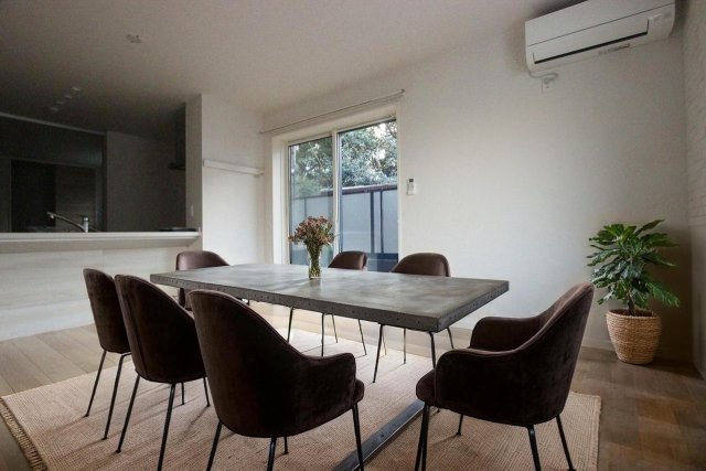 居室・リビング　ＣＧで家具等を配置したもので家具等は含まれません。