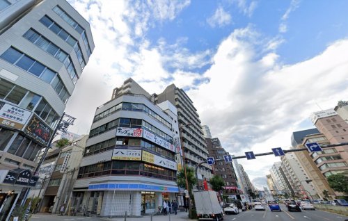 コンビニ　ローソン 谷町三丁目西店（コンビニ）まで68m