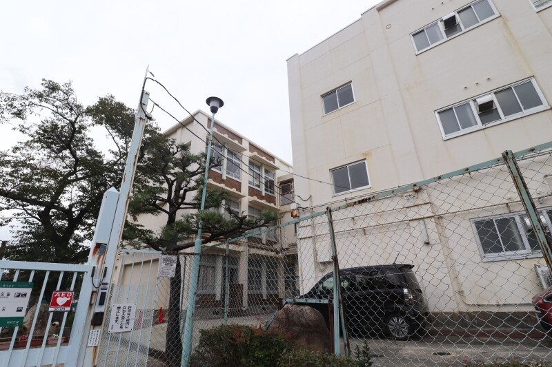 小学校　神戸市立唐櫃小学校（小学校）まで9999m