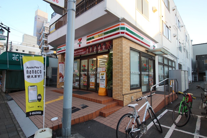 コンビニ　セブンイレブン（コンビニ）まで100m