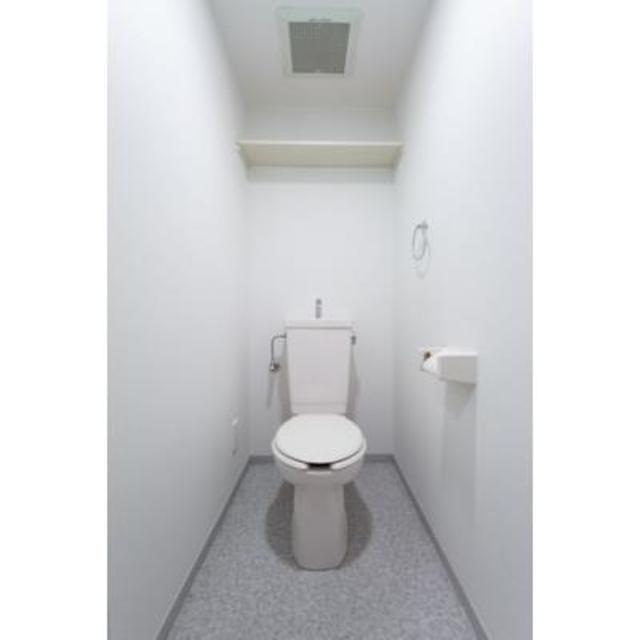 トイレ　※写真は同タイプ住戸です。