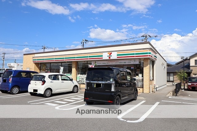 コンビニ　セブンイレブン（コンビニ）まで278m