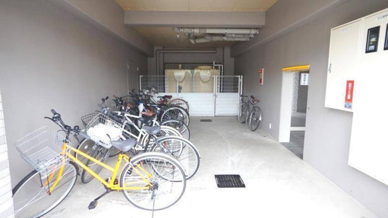 駐車場　駐輪場