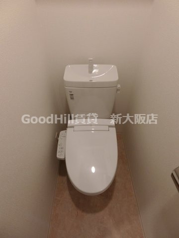 トイレ　セレニテ西中島アリア壱番館