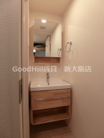 洗面設備　セレニテ西中島アリア壱番館