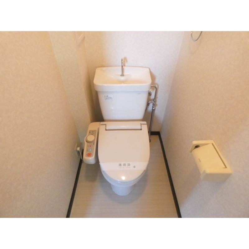 トイレ　快適温水洗浄便座付き