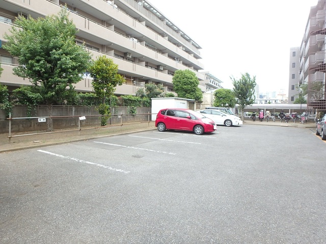 駐車場　敷地内駐車場（要空き確認）