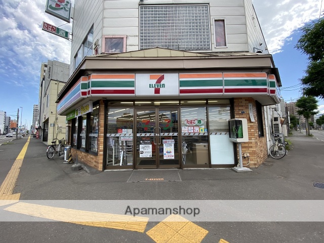 コンビニ　セブンイレブン（コンビニ）まで462m