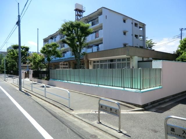 幼稚園・保育園　半田保育園（幼稚園・保育園）まで650m