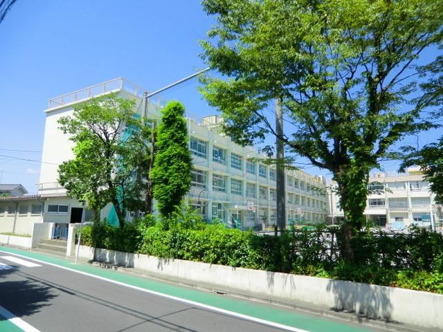 小学校　半田小学校（小学校）まで650m