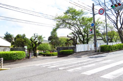 中学校　朝日中学校（中学校）まで1450m