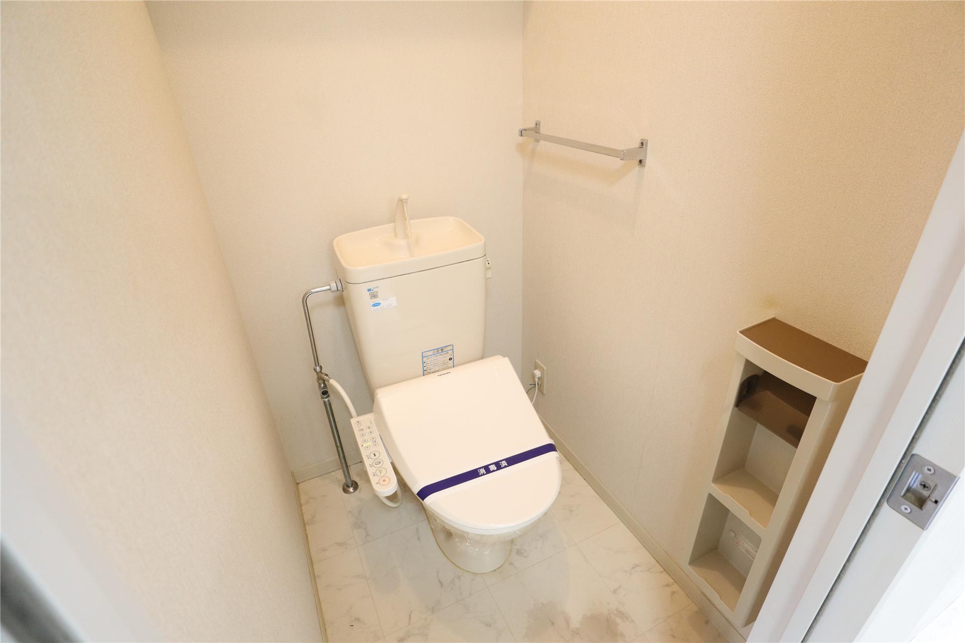 トイレ　写真はイメージです。実際のお部屋と異なる場合があります。