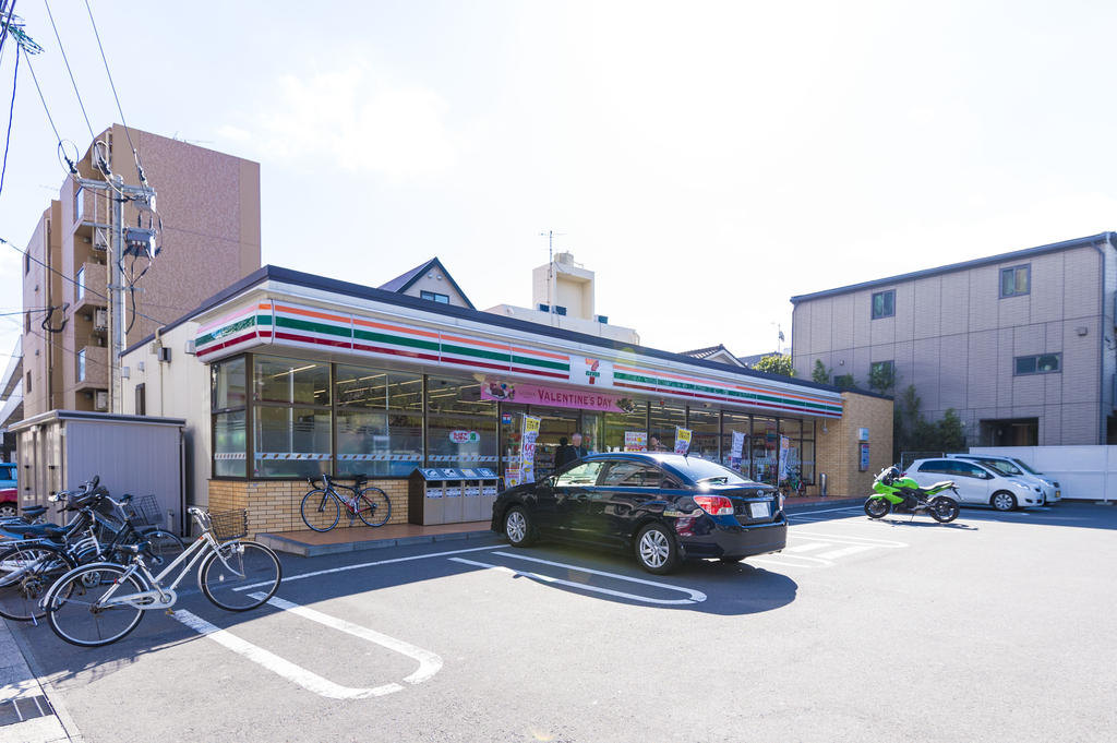 コンビニ　セブンイレブン鹿児島荒田２丁目店（コンビニ）まで210m