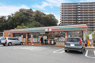 コンビニ　セブンイレブン 藤沢川名店（コンビニ）まで688m
