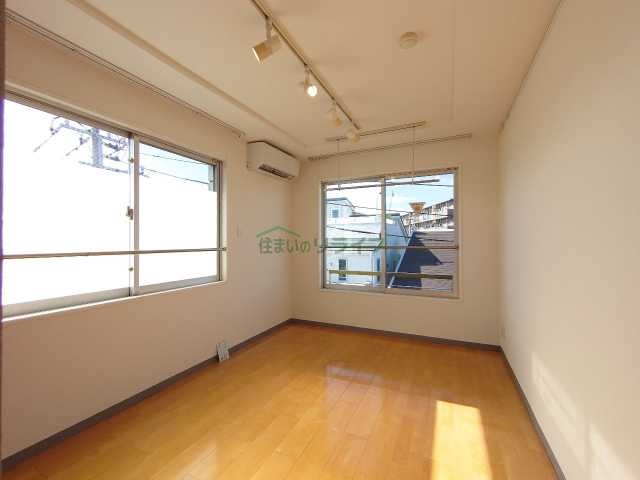 居室・リビング　別室参考画像です