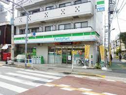 コンビニ　ファミリーマート 新宿上落合店（コンビニ）まで587m
