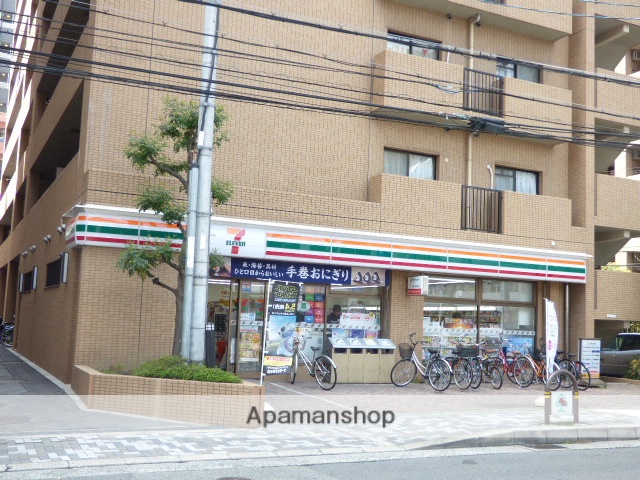 コンビニ　セブンイレブン（コンビニ）まで386m