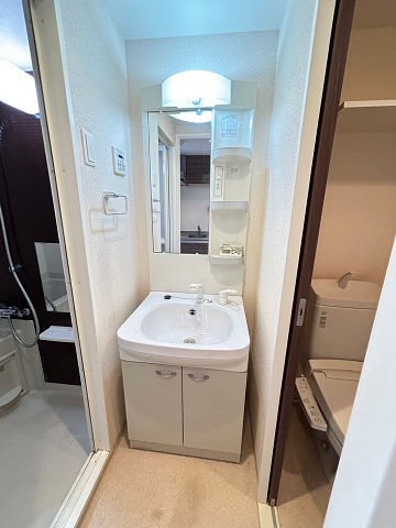 洗面設備　コンパクトで使いやすい洗面所