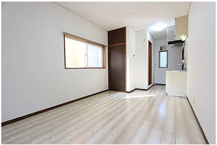 b’CASA平塚桜ヶ丘re-bornの居間写真