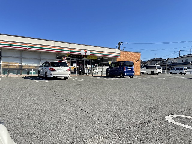 コンビニ　セブンイレブン　須屋駅前店（コンビニ）まで400m