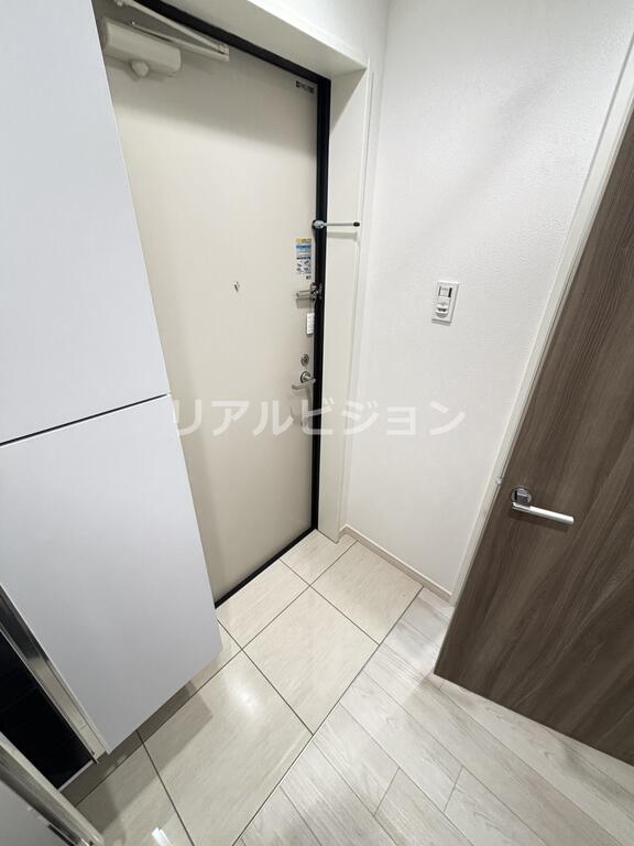 玄関　※303号室、参考写真※