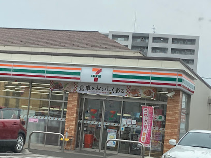 コンビニ　セブン-イレブン 仙台松岡町店（コンビニ）まで240m