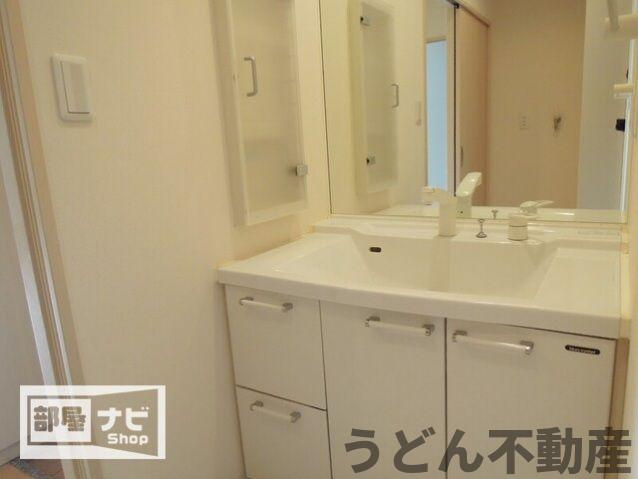 洗面設備　うどん県のお部屋探しはうどん不動産へ うどんちゃんとLINE