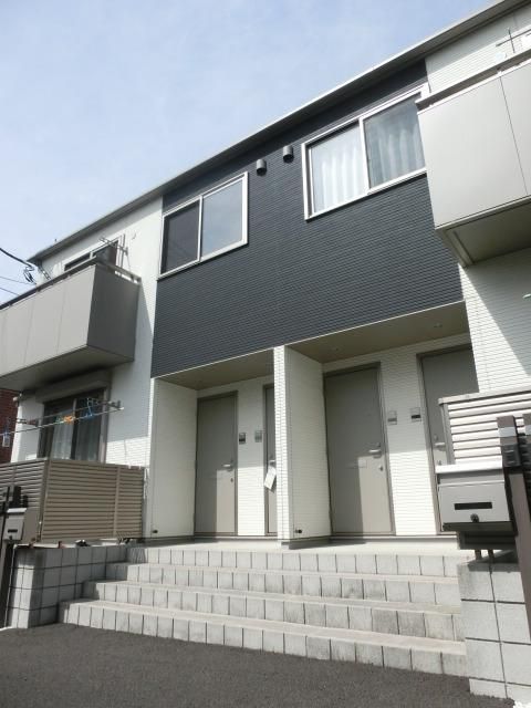エントランス　２階の入り口もすべて１階にございます