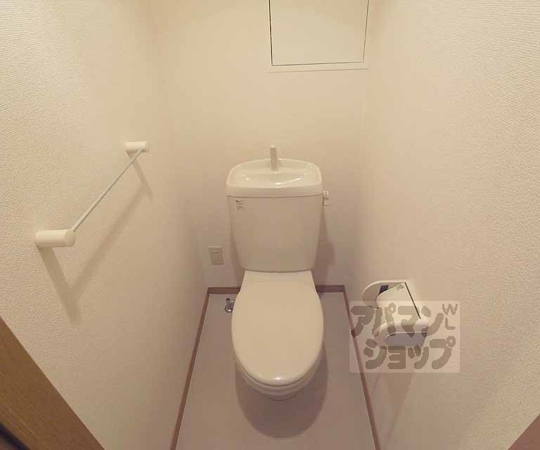 トイレ　コンセント有り。