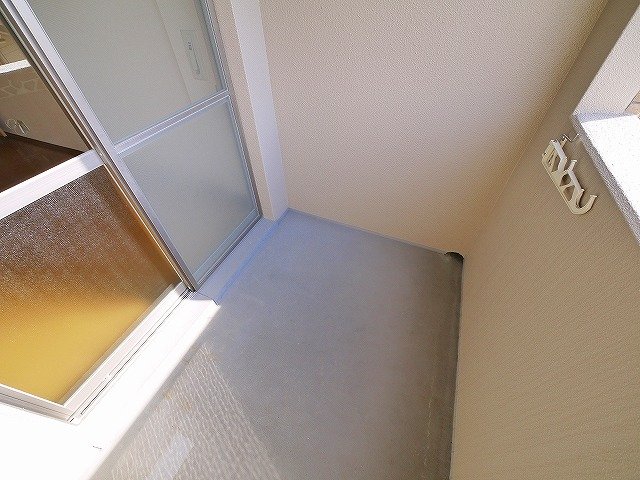 バルコニー　外からの目が気にならないバルコニーで洗濯物が干せます