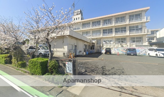小学校　磐田市立富士見小学校（小学校）まで703m