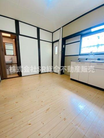 立花町貸家の居間写真