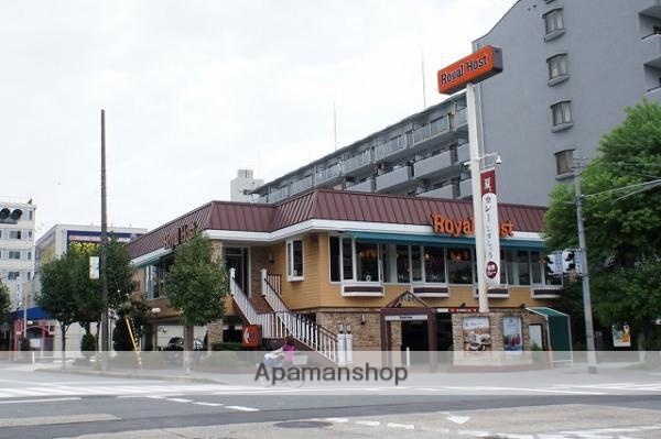飲食店　ロイヤルホスト三国店（飲食店）まで449m