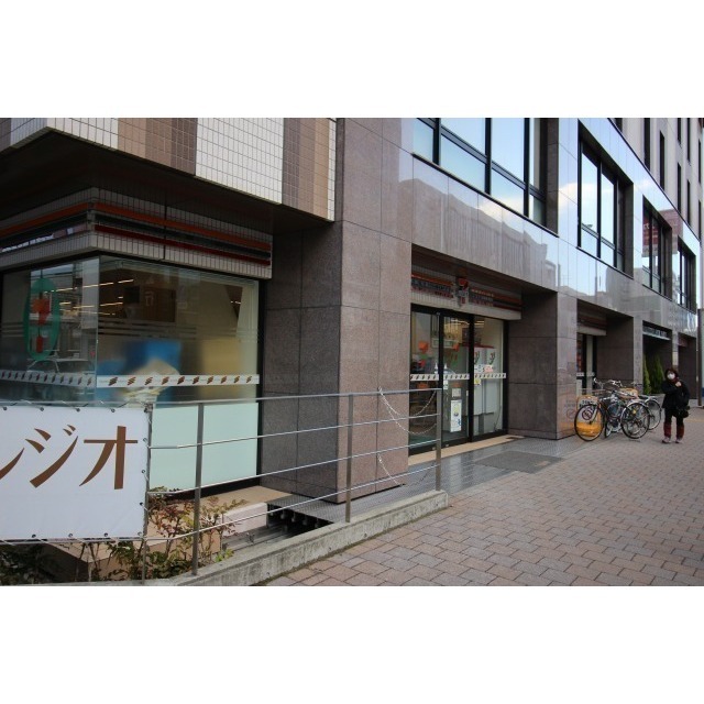 コンビニ　セブンイレブン　静岡駅南口店（コンビニ）まで88m