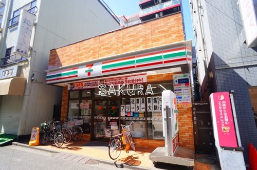 コンビニ　セブン-イレブン 川崎新丸子駅前店（コンビニ）まで136m