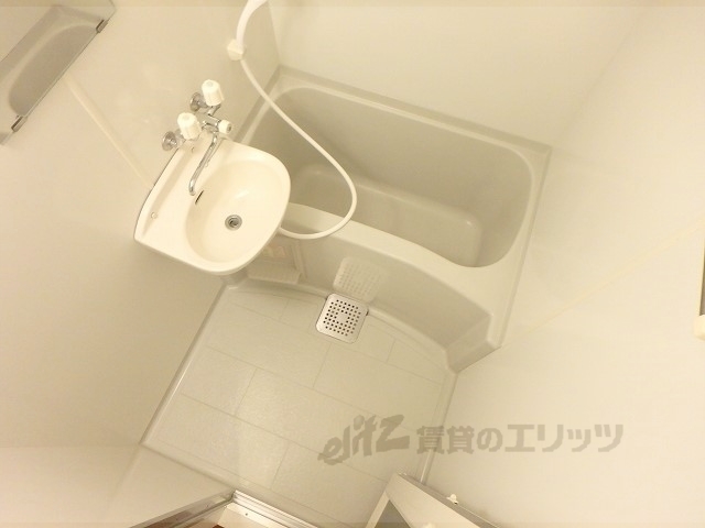 バス・シャワールーム　バス