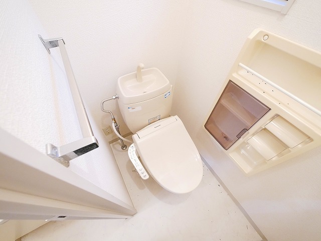 トイレ　落ち着いたトイレです