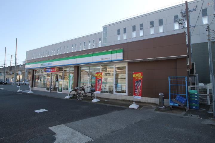 コンビニ　ファミリーマート近鉄烏森駅前店（コンビニ）まで402m