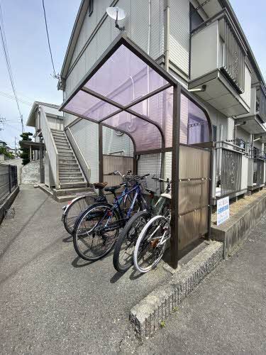 建物外観　駐輪場