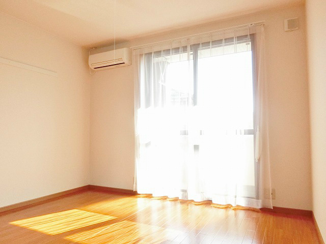 その他部屋・スペース　日当りの良い洋室です。