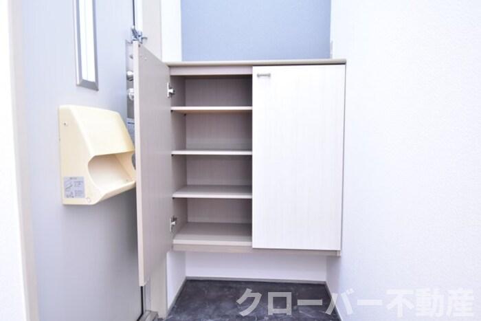 玄関　シューズボックス（カウンタータイプ）