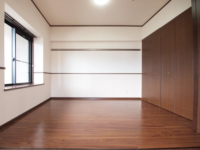 その他部屋・スペース　洋室も収納が広く、使い勝手が良いですよ。