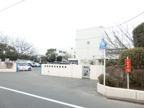 中学校　行田市立長野中学校（中学校）まで426m