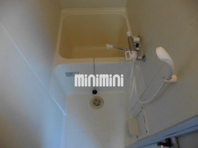 バス・シャワールーム　お風呂トイレ別で快適です