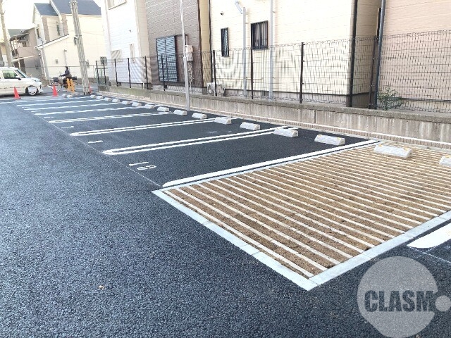 駐車場　敷地内駐車場