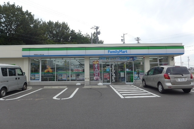 コンビニ　ファミリーマート安城桜井小学校北店（コンビニ）まで548m