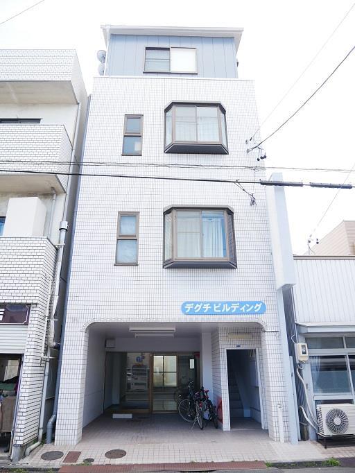 建物外観　落ち着いた雰囲気の外観です