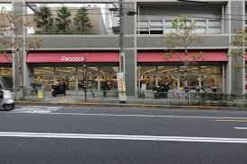 スーパー　ピーコックストア 三田伊皿子店（スーパー）まで376m
